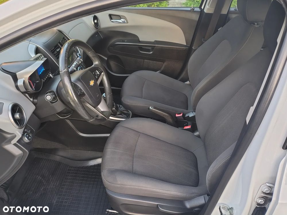 Chevrolet Aveo - 9