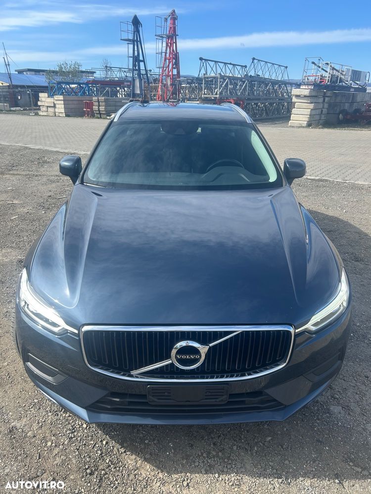 Volvo XC 60 B4 MHEV AWD Momentum - 3