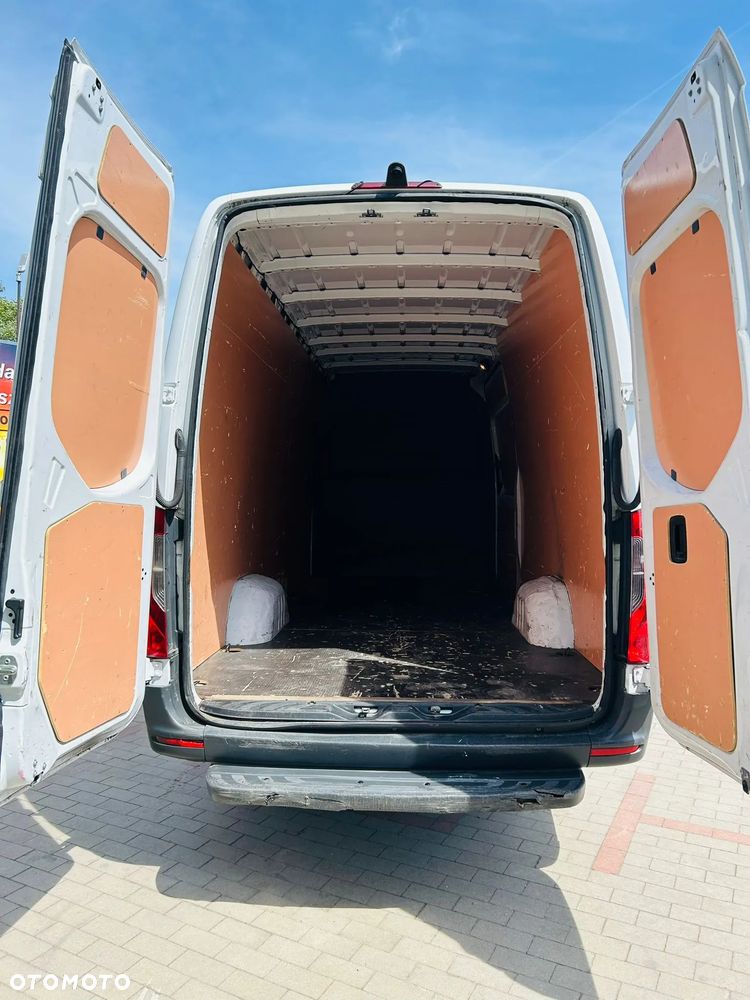 Mercedes-Benz Sprinter - 8