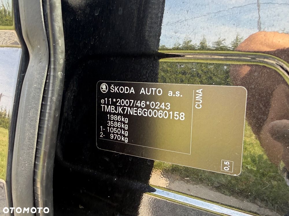 Skoda Octavia 2.0 TDI RS DSG - 33