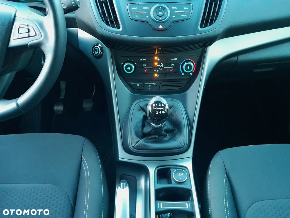 Ford Kuga 1.5 EcoBoost 2x4 Cool & Connect - 16