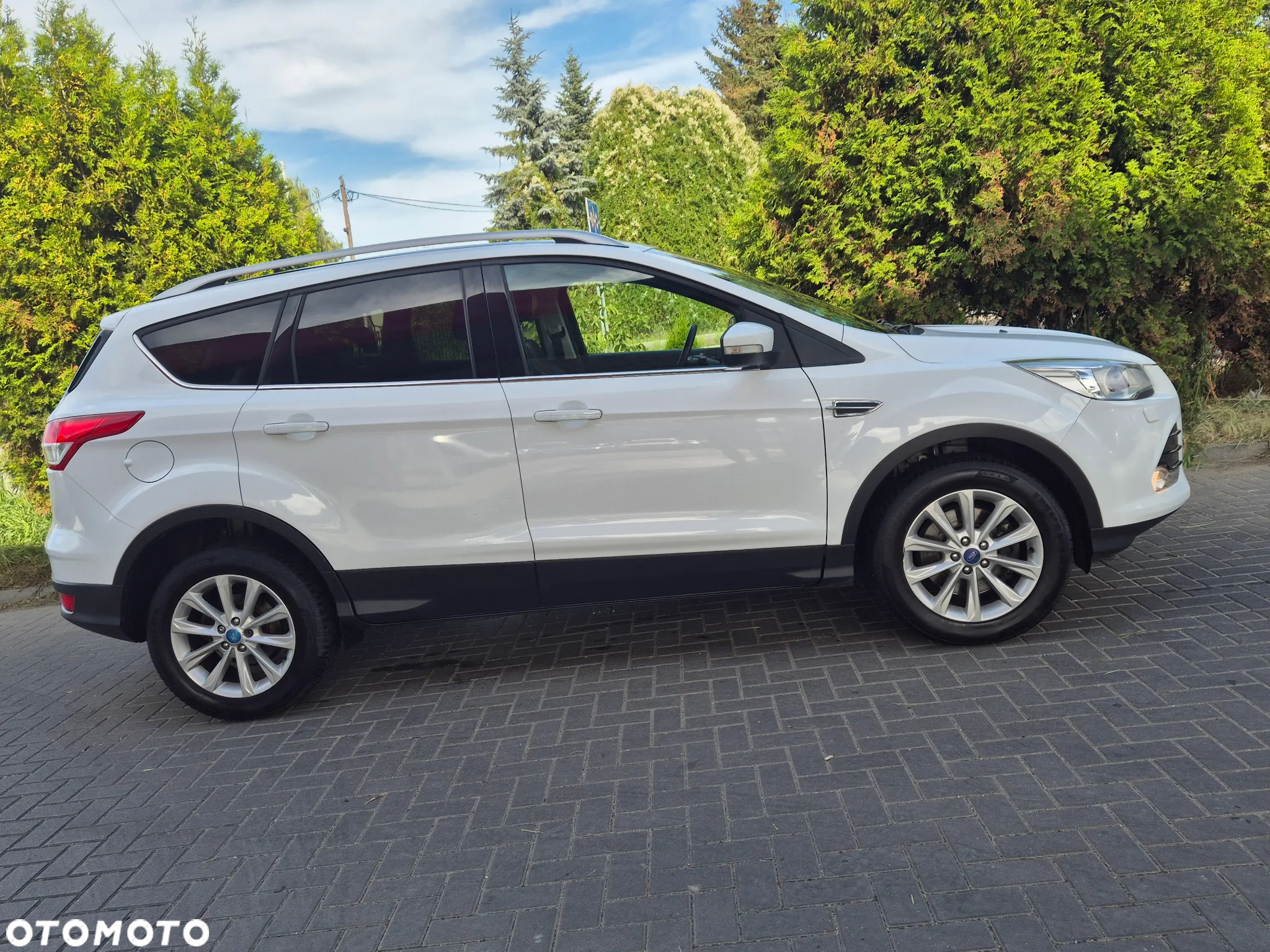 Ford Kuga 2.0 TDCi 2x4 Titanium - 14