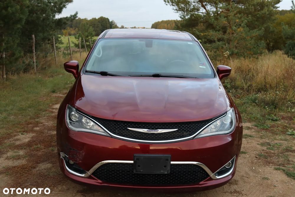 Chrysler Pacifica - 3
