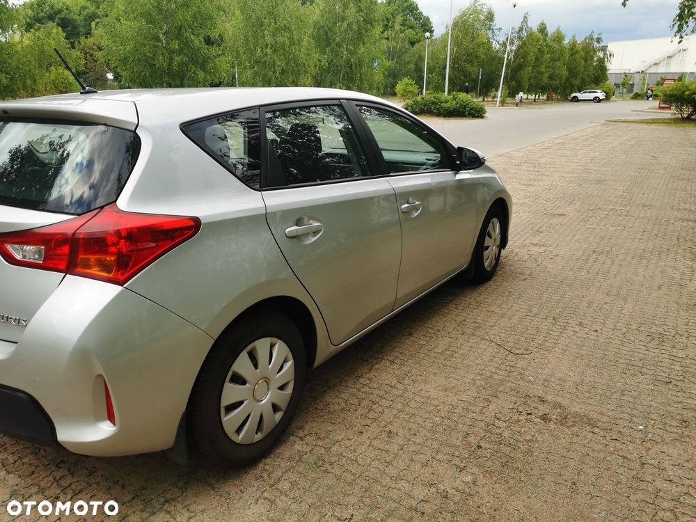 Toyota Auris - 2