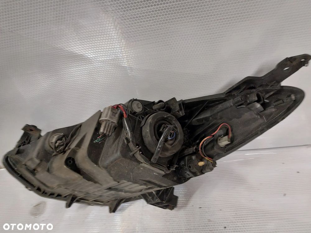 .  LAMPA PRZOD PRZEDNIA PRAWA MAZDA 2 - 3