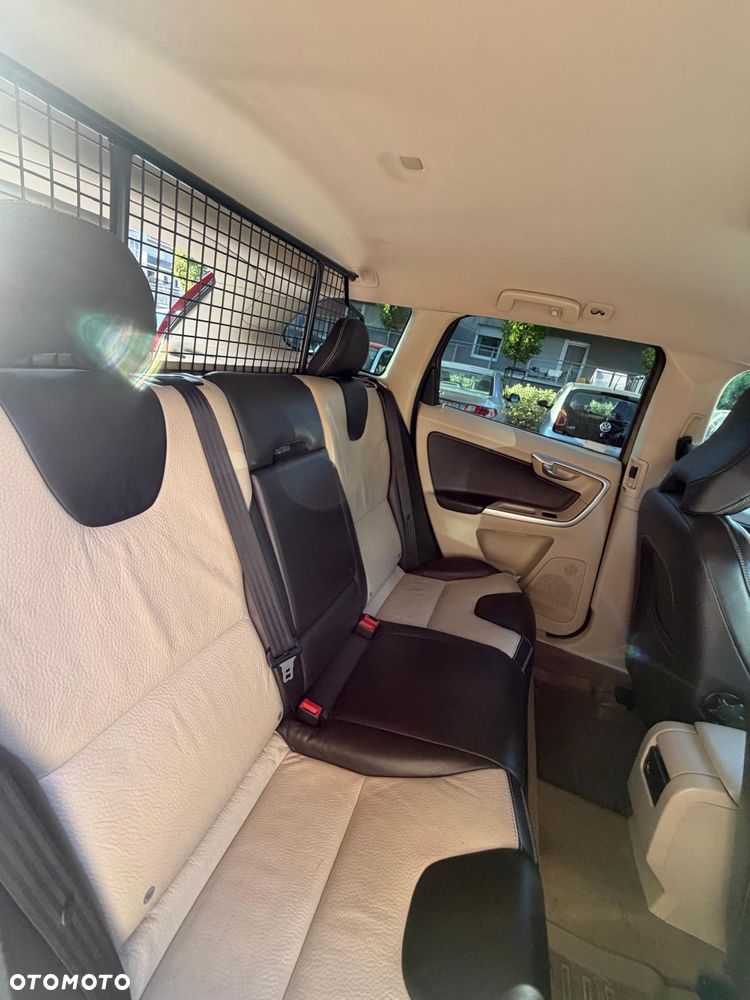 Volvo XC 60 - 4