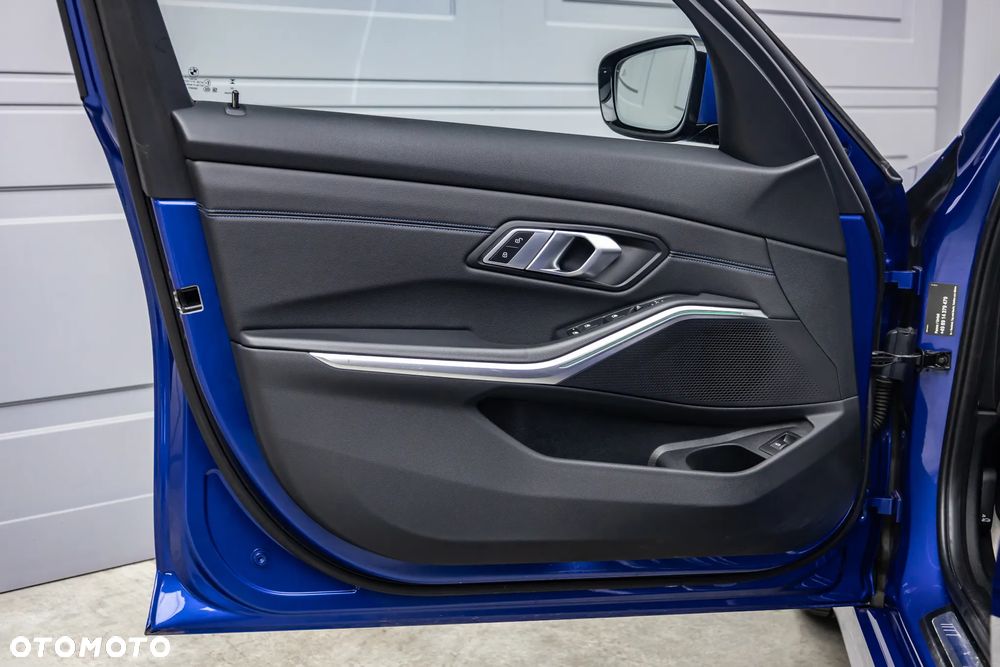 BMW Seria 3 320d xDrive M Sport sport - 7