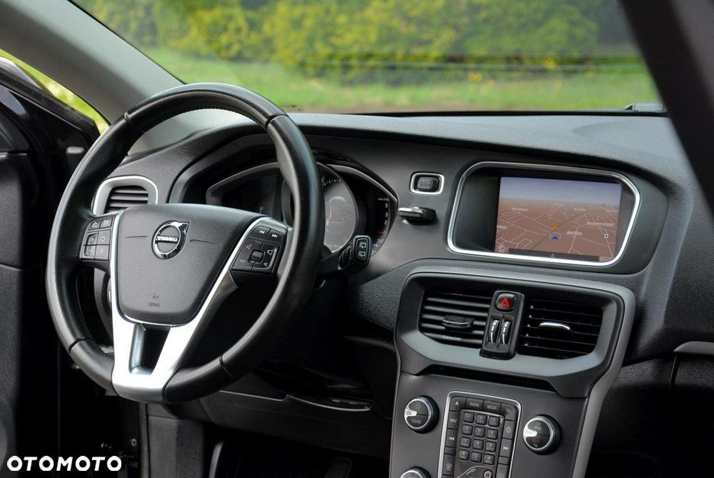 Volvo V40 D2 Drive-E Momentum - 24