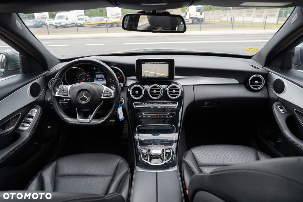 Mercedes-Benz Klasa C 180 9G-TRONIC AMG Line - 25