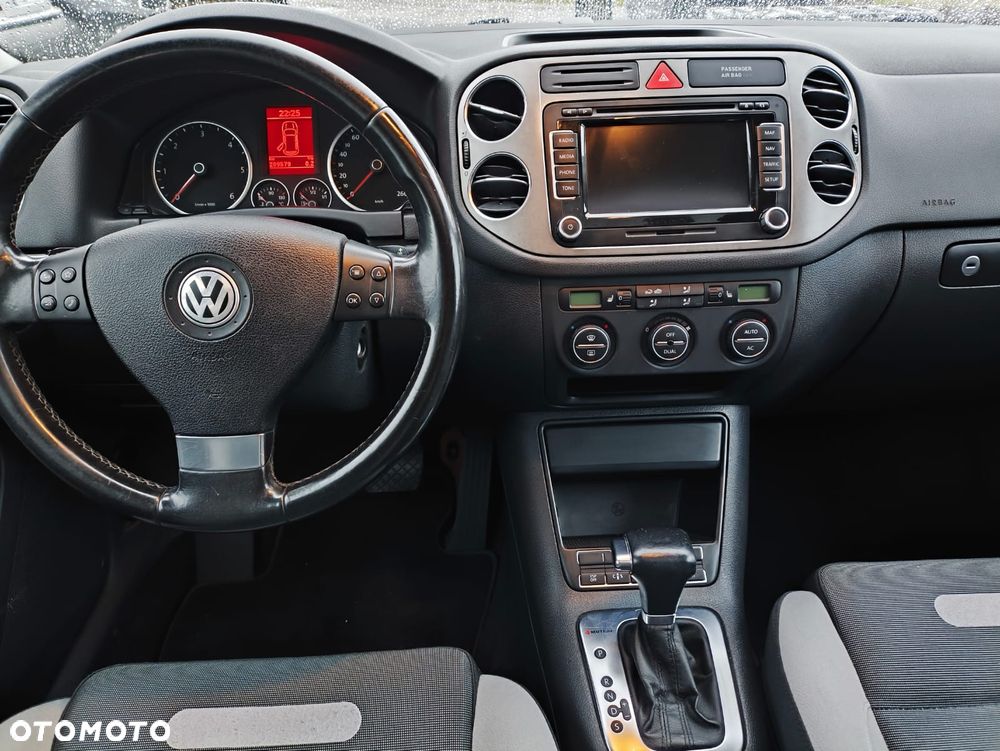 Volkswagen Tiguan - 10