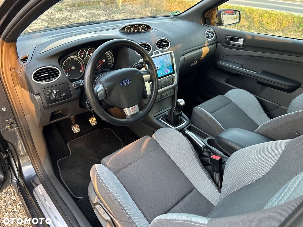 Ford Focus ST - 10