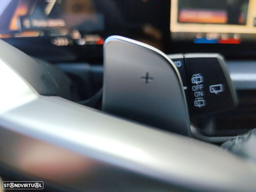 BMW 320 d Pack Desportivo M Auto - 27