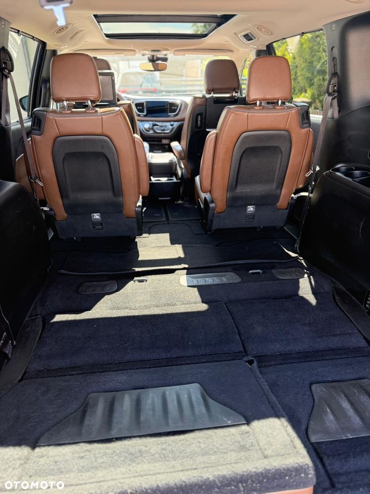 Chrysler Pacifica - 10