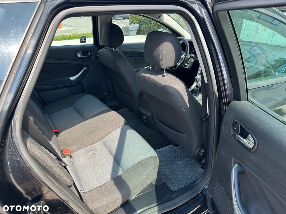Ford Mondeo 1.8 TDCi Ambiente - 15