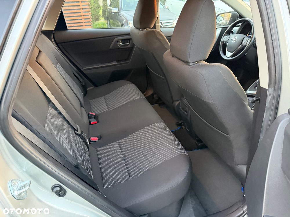 Toyota Auris 1.8 HSD Luna - 34