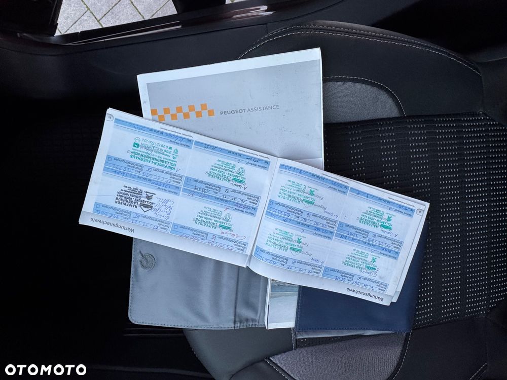 Peugeot 2008 1.6 e-HDi Allure S&S - 10