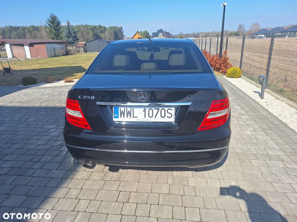 Mercedes-Benz Klasa C 250 CGI BlueEff Avantgarde - 6