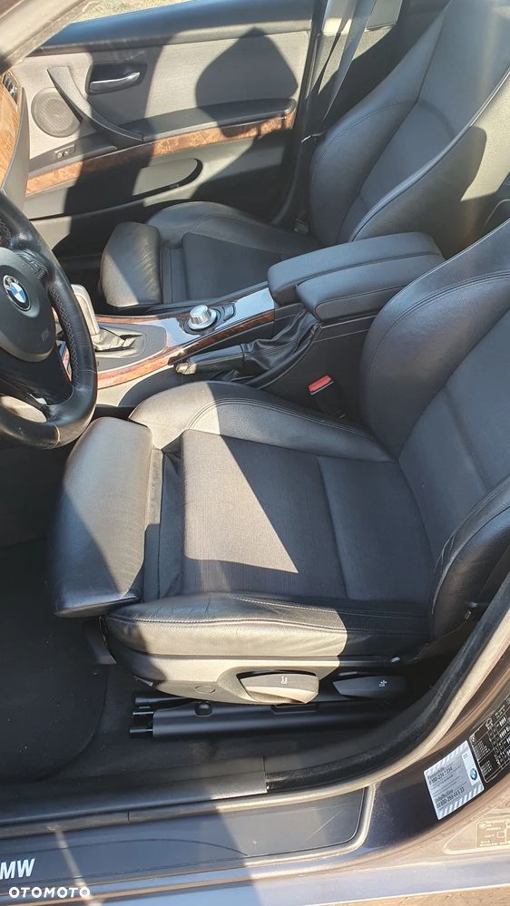 BMW Seria 3 325i - 12