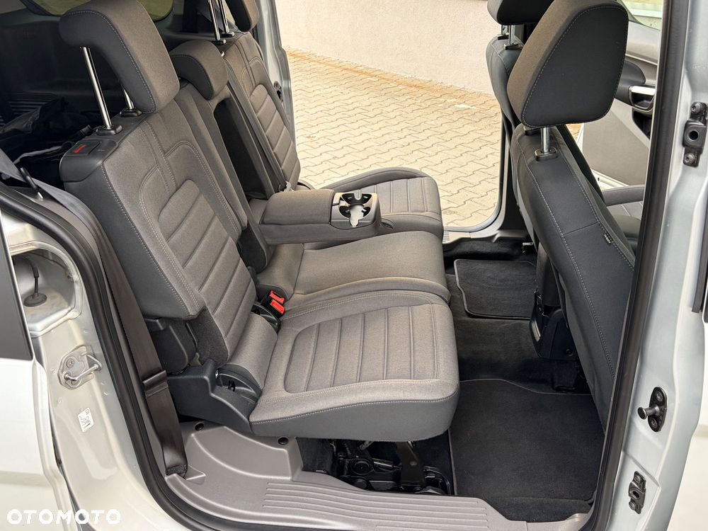 Ford Tourneo Connect Grand - 35