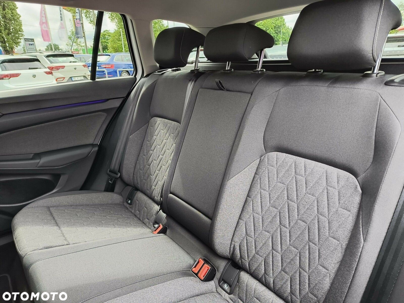 Volkswagen Golf - 23