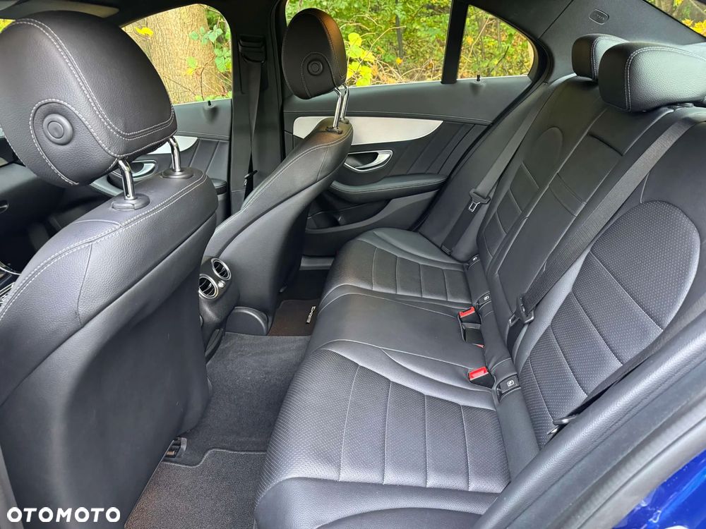 Mercedes-Benz Klasa C 200 4-Matic 9G-TRONIC - 8