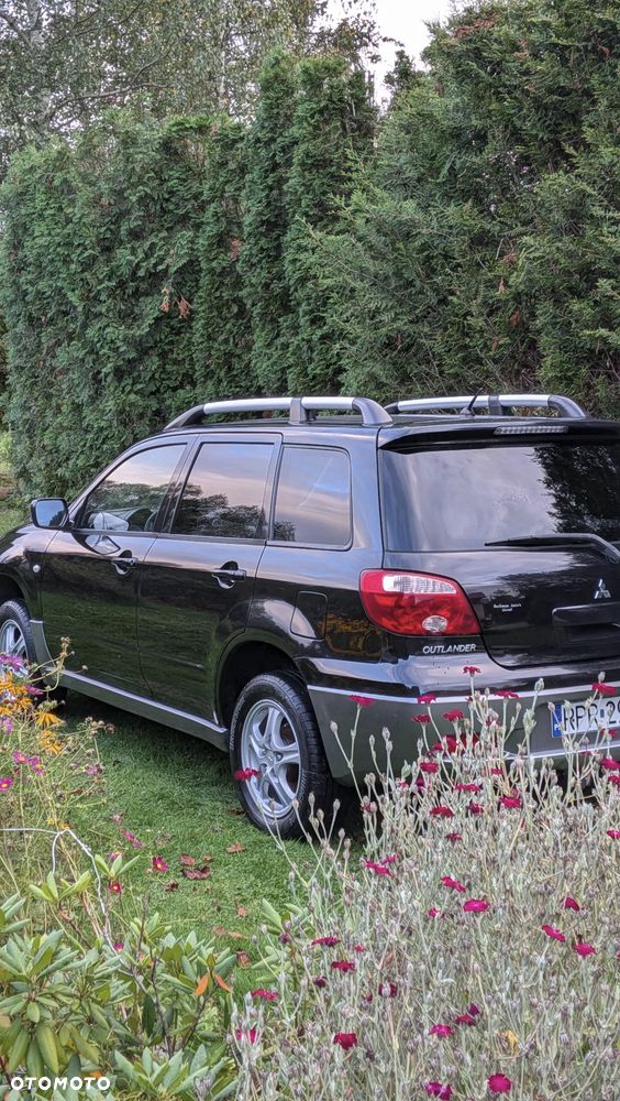 Mitsubishi Outlander 2.0 Intense DAKAR - 3