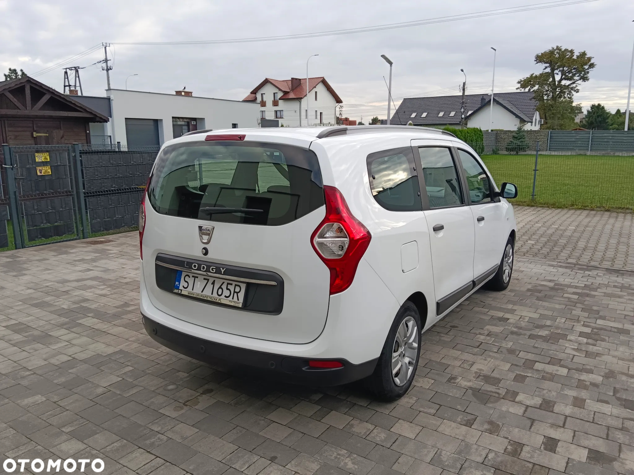 Dacia Lodgy 1.3 TCe Laureate S&S - 4