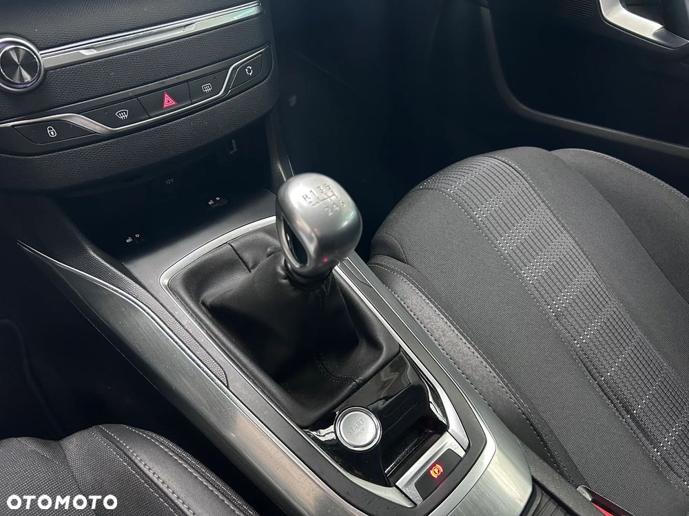 Peugeot 308 BlueHDi FAP 130 Stop & Start Allure - 17