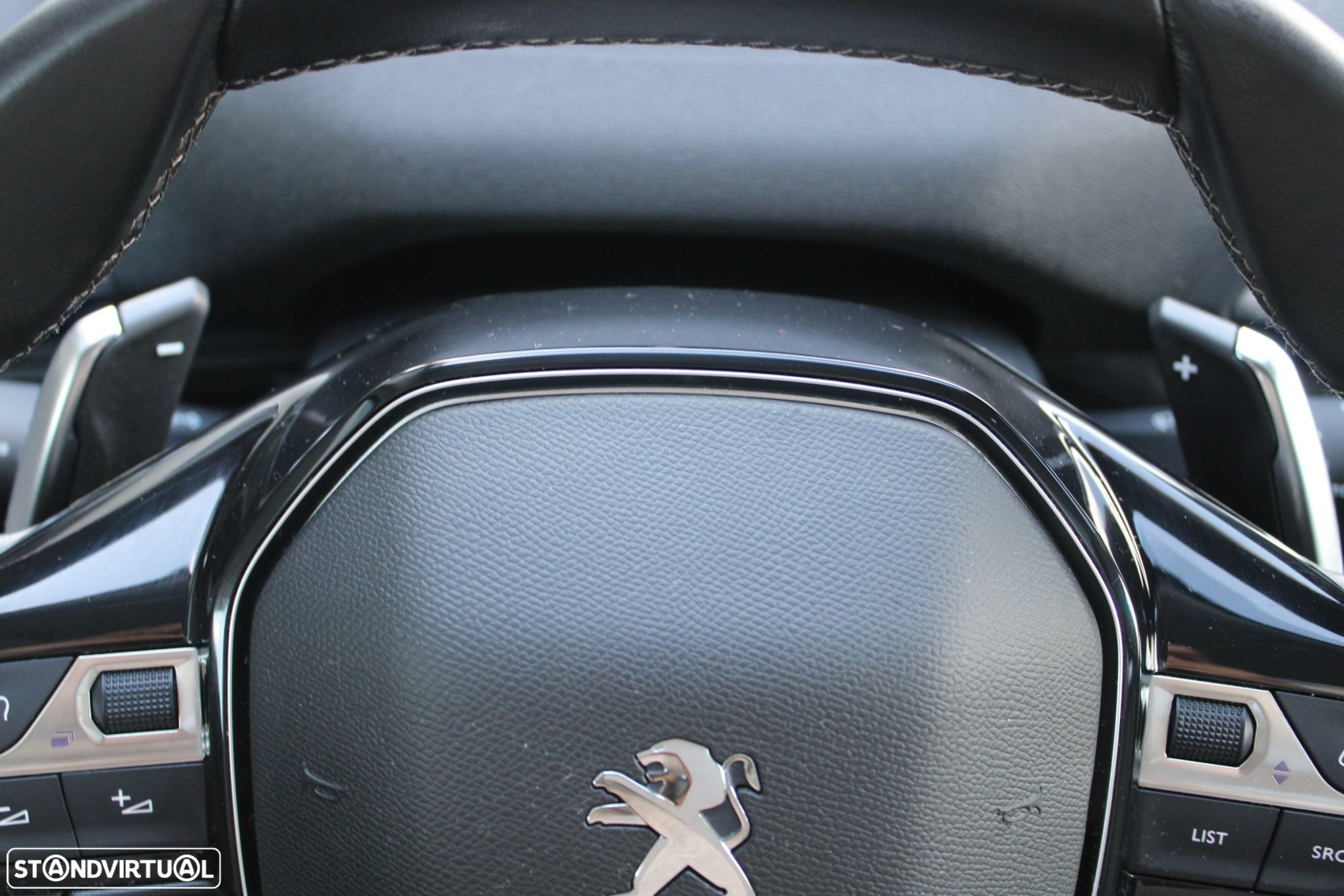 Peugeot 3008 1.2 PureTech Allure EAT8 - 43