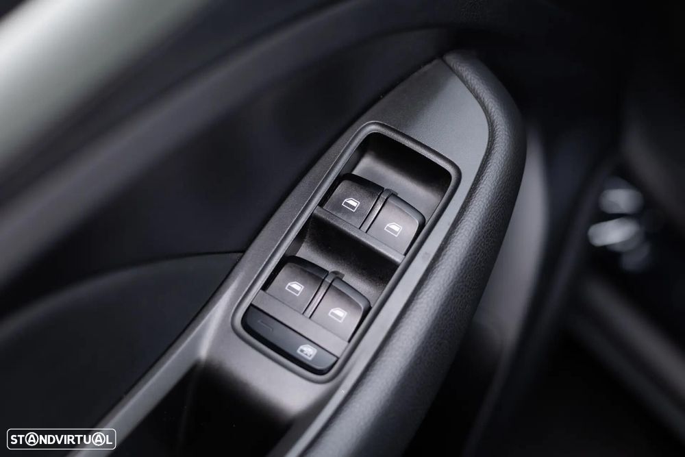 MG ZS EV 44.5 kWh Luxury - 34