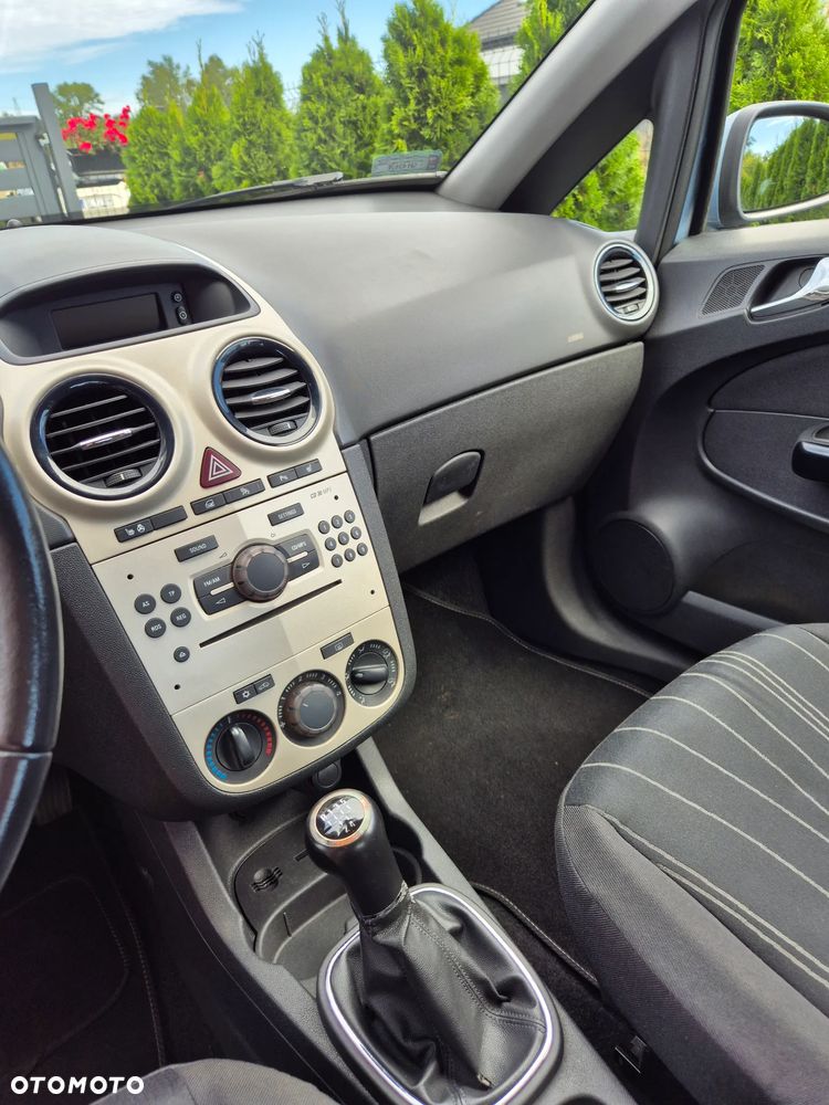 Opel Corsa 1.4 16V Edition - 13