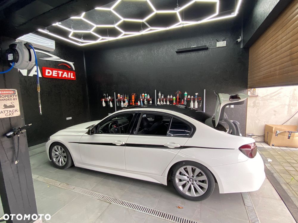 BMW Seria 3 330i xDrive Edition Luxury Line Purity - 8
