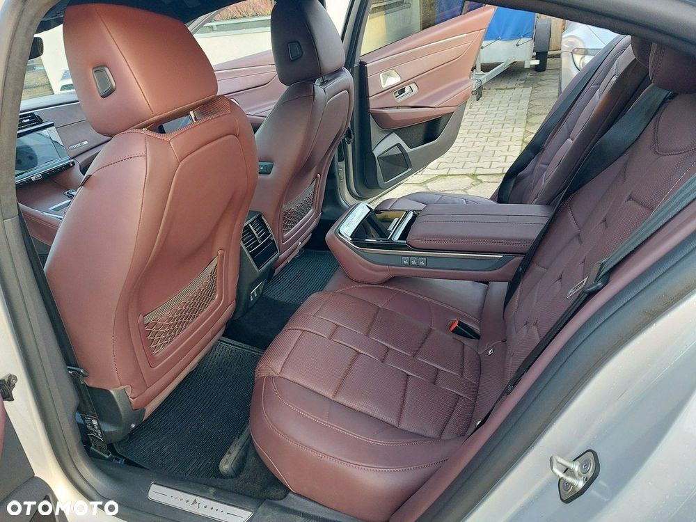 DS Automobiles DS 9 - 13