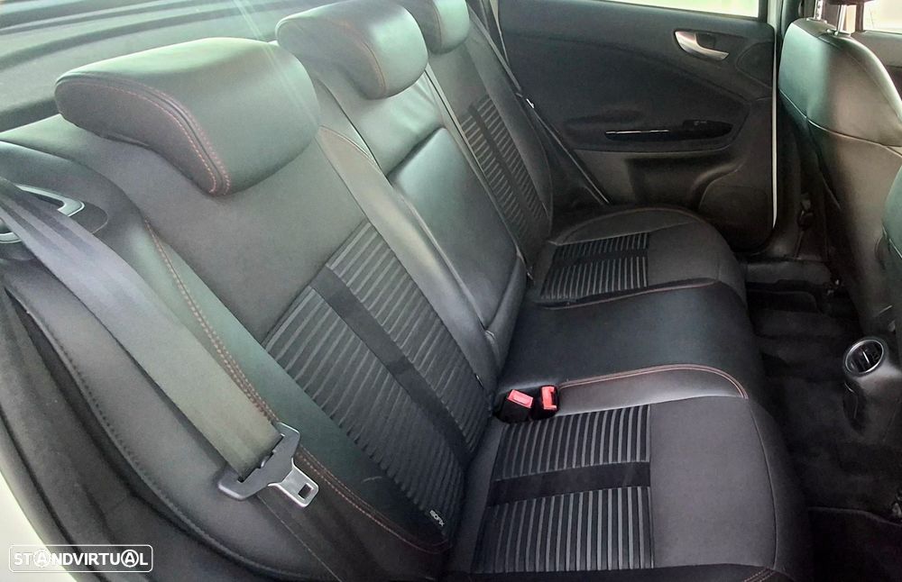 Alfa Romeo Giulietta 1.6 JTDm Distinctive - 15