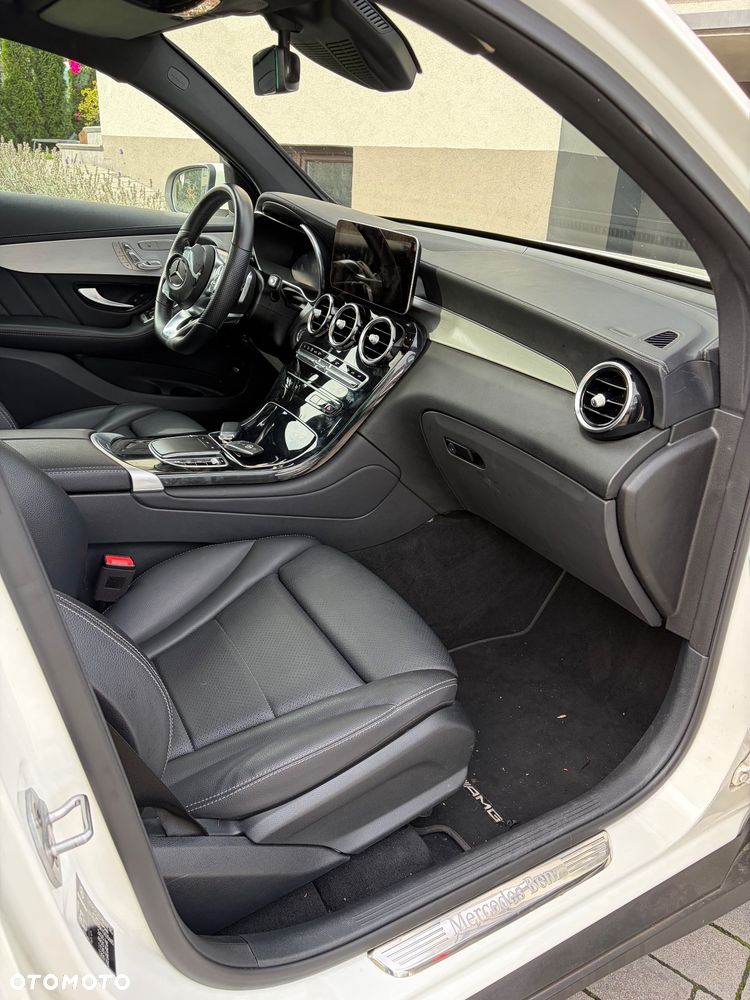 Mercedes-Benz GLC 300 4Matic 9G-TRONIC AMG Line Plus - 13