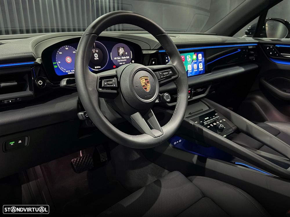 Porsche Macan Electric 4 - 13