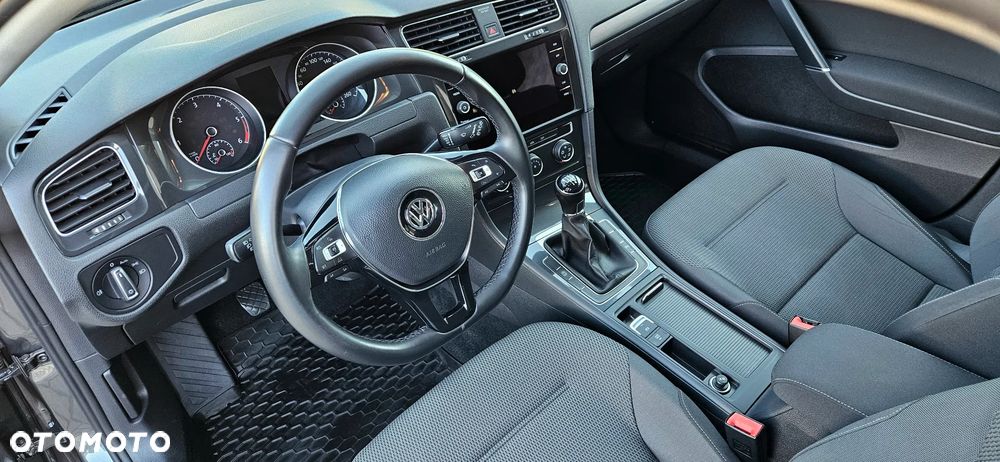 Volkswagen Golf - 9