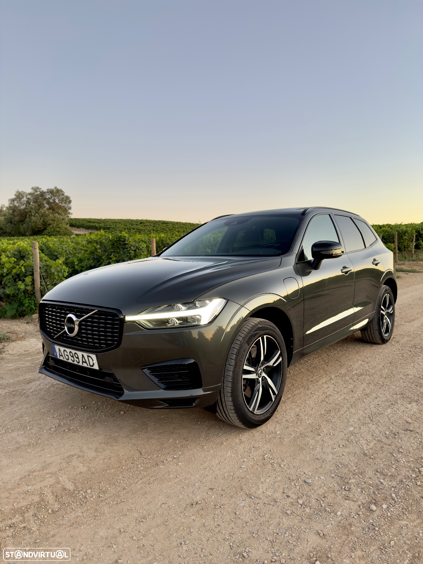 Volvo XC 60 2.0 T6 PHEV R-Design AWD - 2