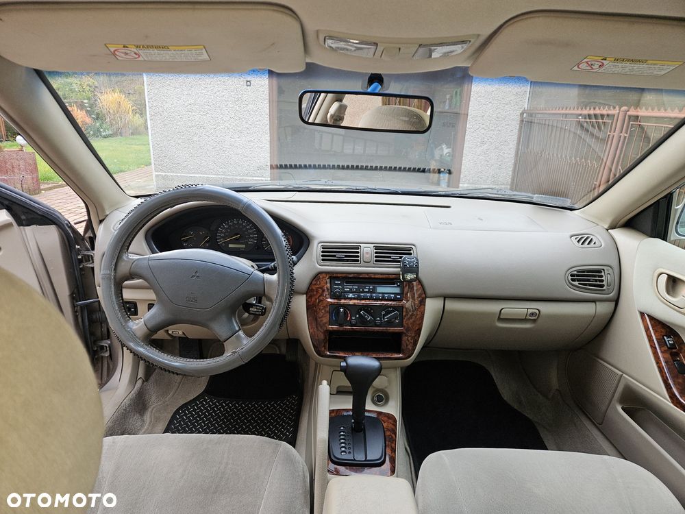 Mitsubishi Galant - 4