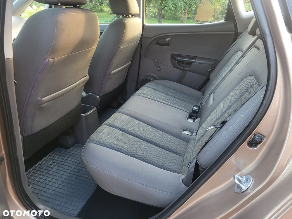 Kia Venga 1.4 L - 14