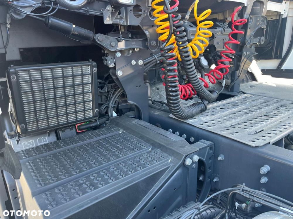 Scania S 500 A4x2NA Zawieszenie tył 4 poduszki - 14
