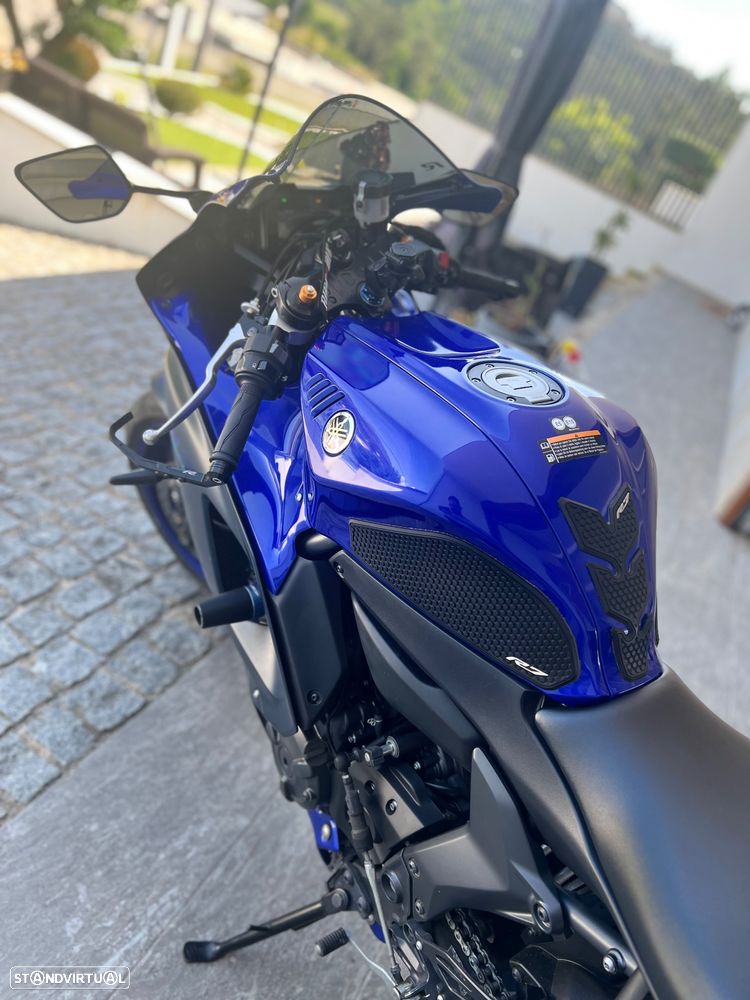 Yamaha YZF R7 - 5