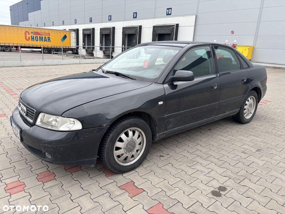 Audi A4 Limousine - 1