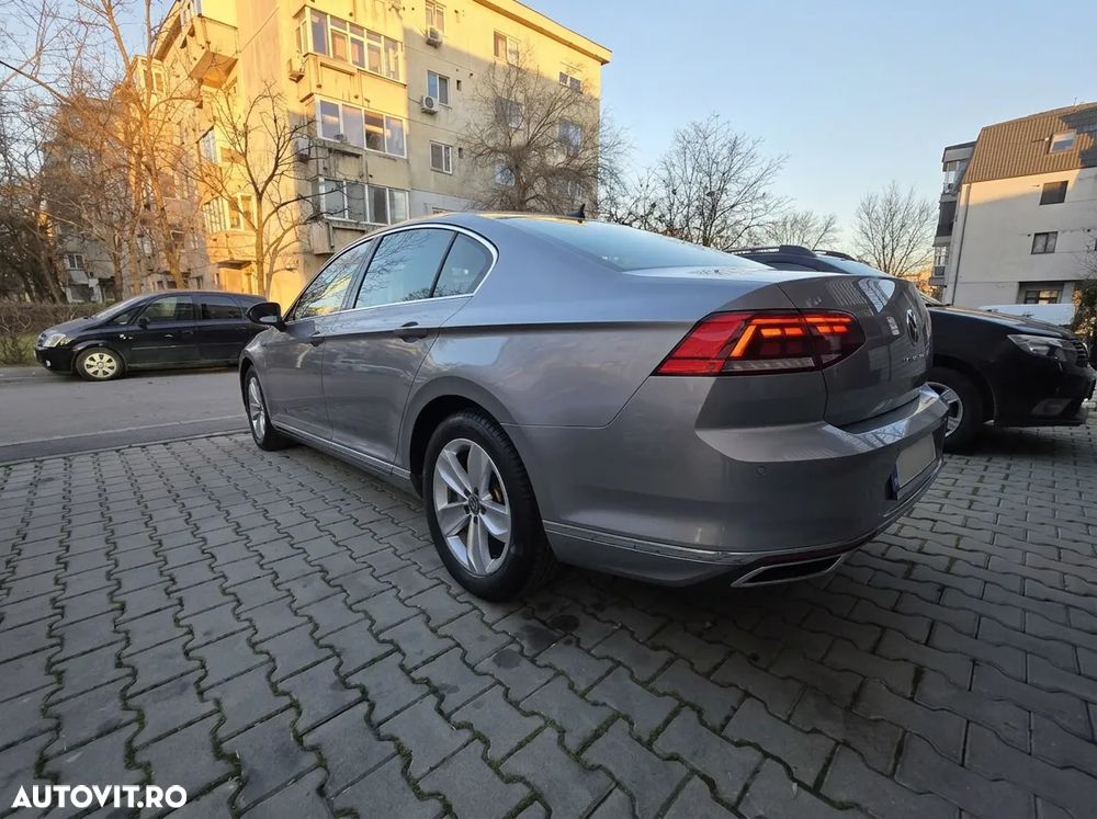 Volkswagen Passat 2.0 TDI DSG Highline - 8