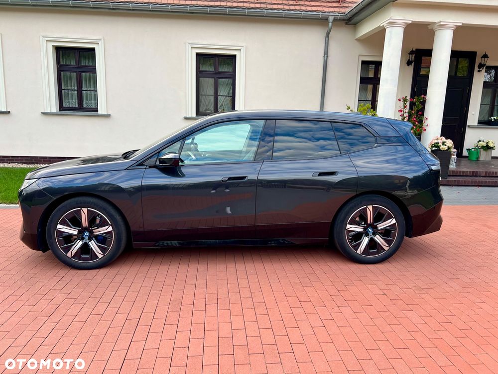 BMW iX xDrive40 76.6kWh - 8