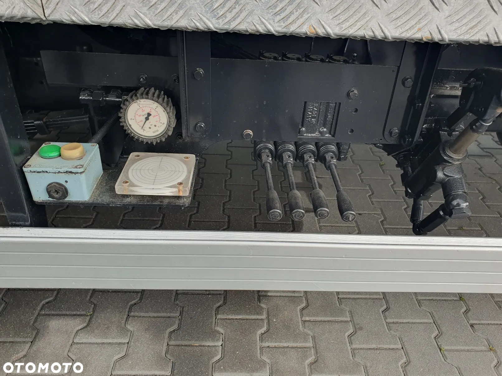 Iveco Bizzocchi Autel 201 - 12
