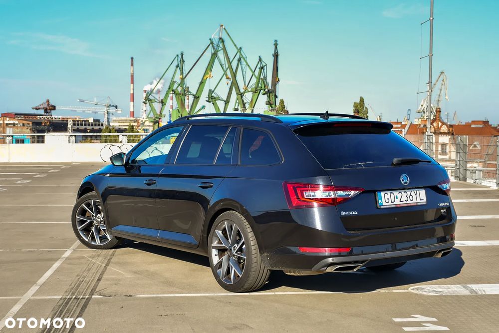 Skoda Superb 2.0 TSI 4x4 Sportline DSG - 4