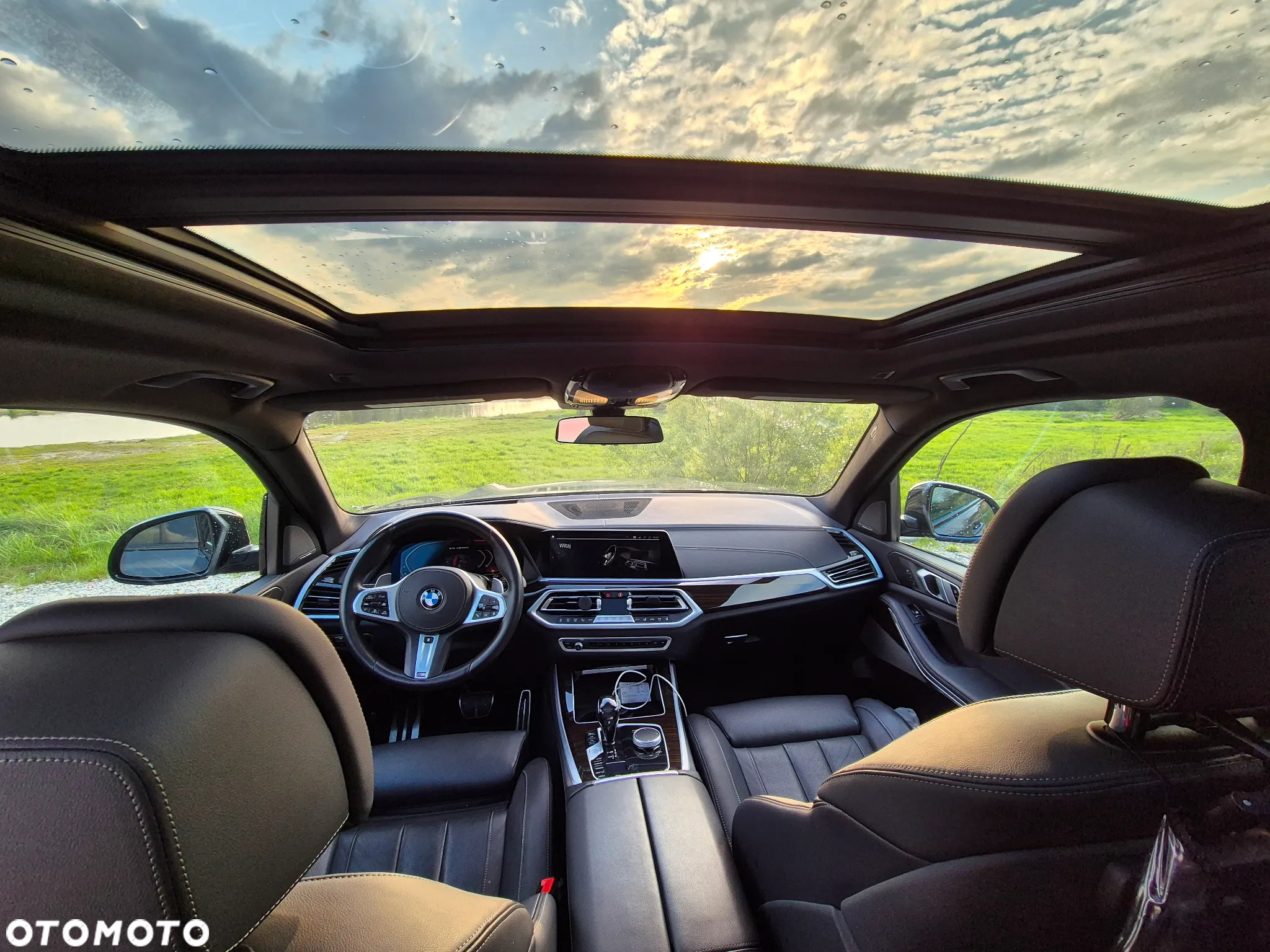 BMW X5 M M50i - 10