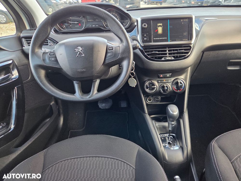 Peugeot 208 PureTech 110 Stop & Start EAT6 Allure - 23