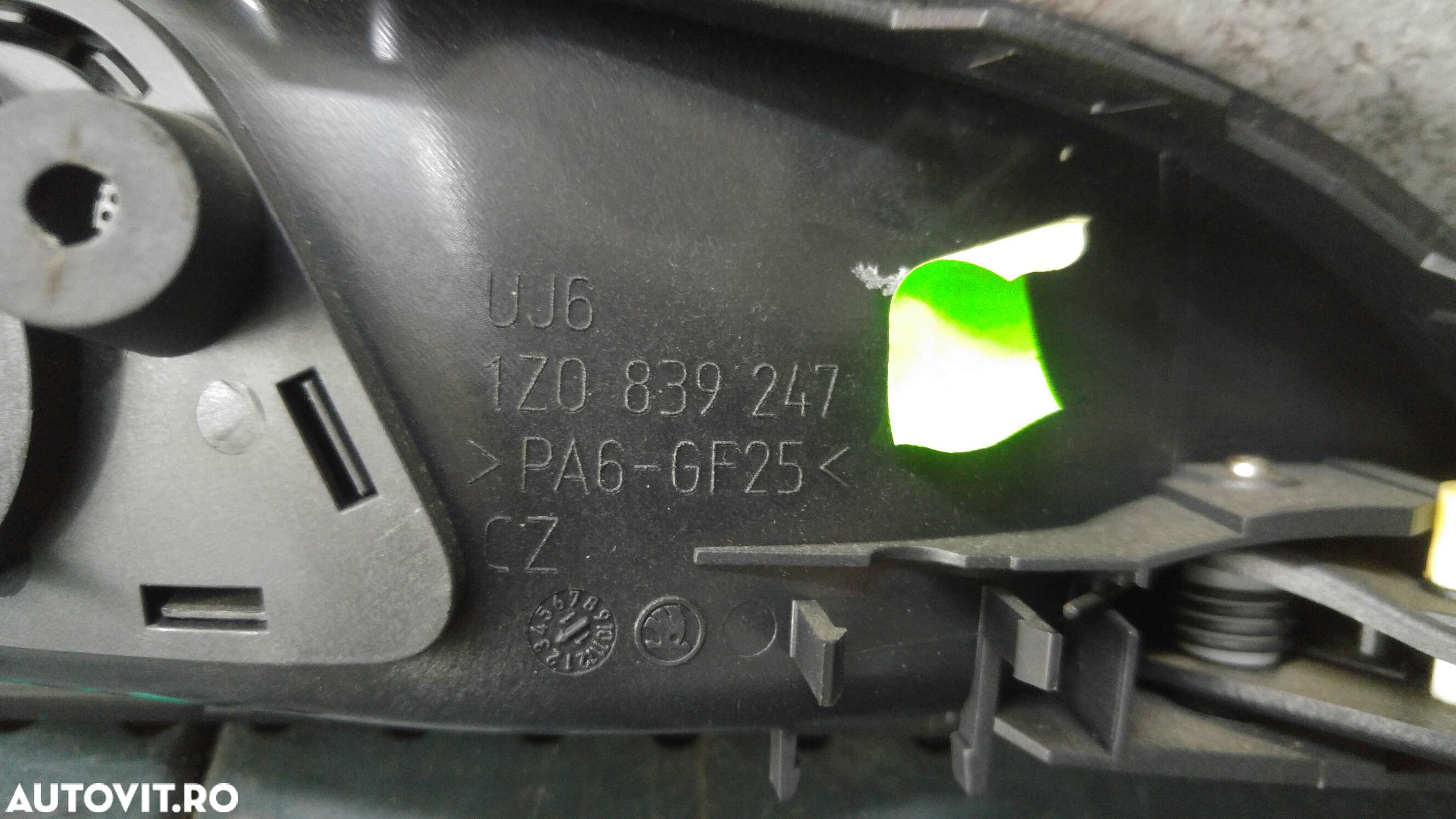 Maner interior stanga spate skoda octavia 2 1z 1z0839247 - 3